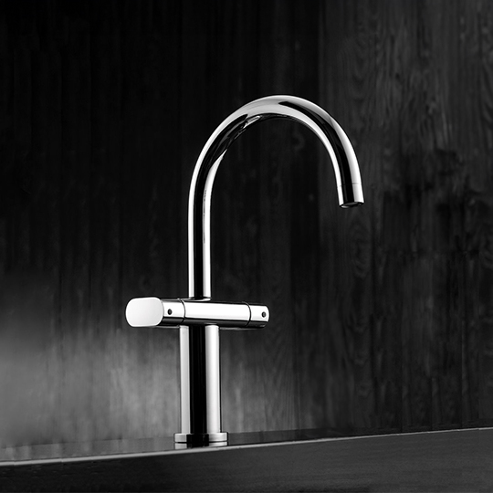 Kitchen Faucet thumbnail 3