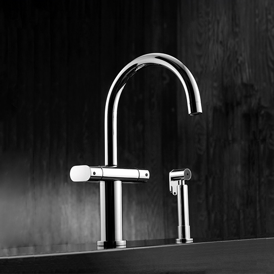 Kitchen Faucet W/Sprayer thumbnail 3
