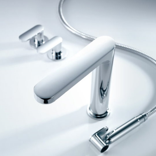 Charming Kitchen Faucet W/ Sprayer